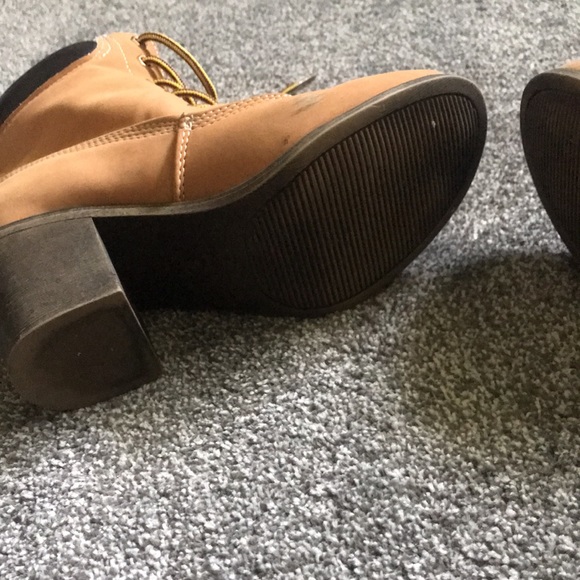 Boots - Picture 7 of 7